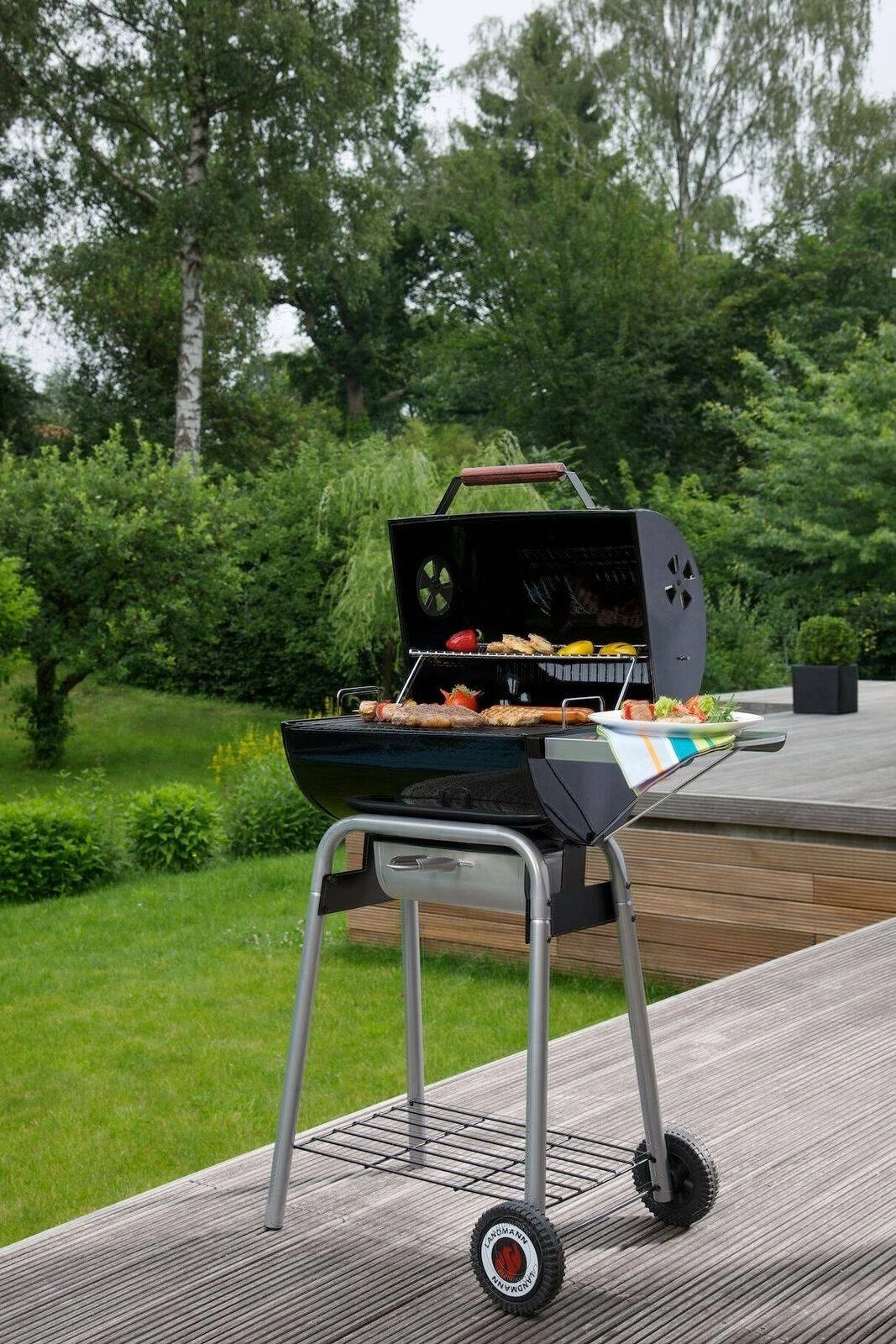 Landmann Taurus 440 Charcoal Barbecue 3 Landmann Taurus 440 Charcoal Barbecue